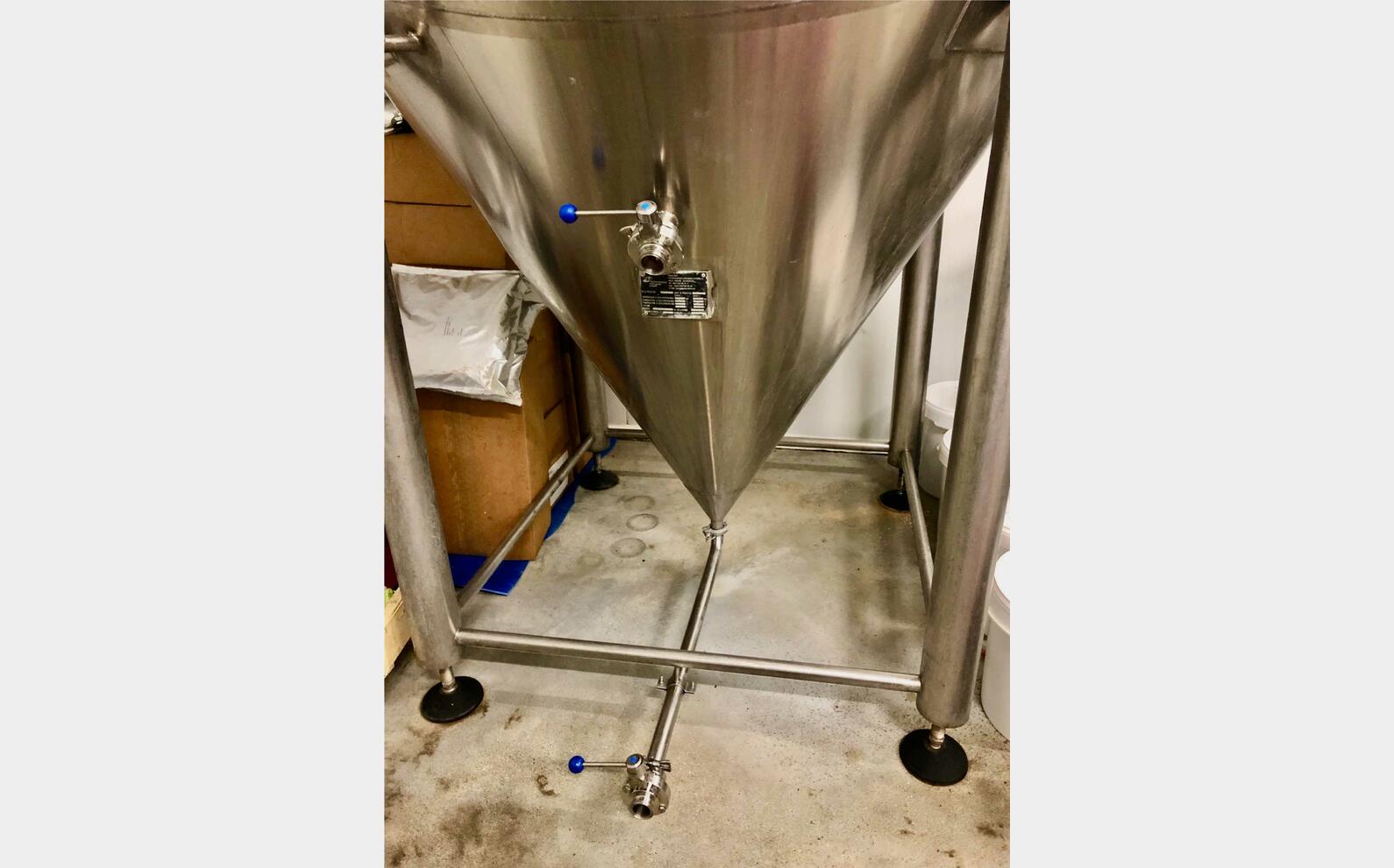 Cuve de garde inox - Cylindro conique 60 HL (6 000 litres) PSS