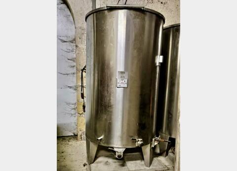 Stainless steel tank - On feet 25 HL (2 500 litres) RURALINOX