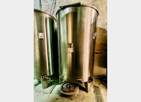 Stainless steel tank - On feet 25 HL (2 500 litres) RURALINOX