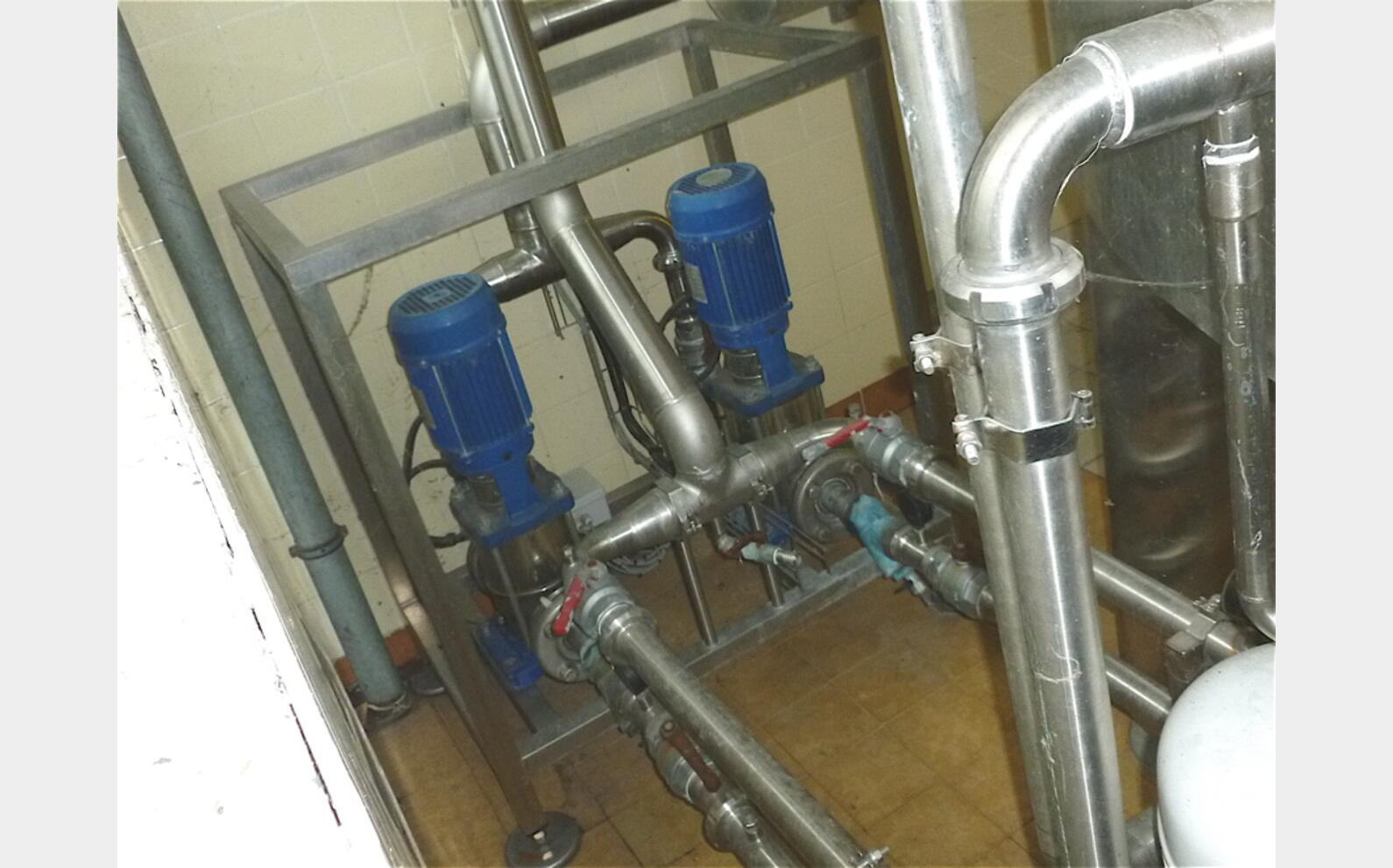 Ensemble de 2 pompes inox sur chassis