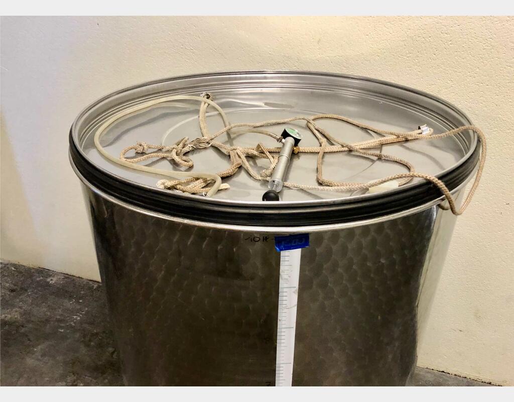 Cuve inox à chapeau flottant