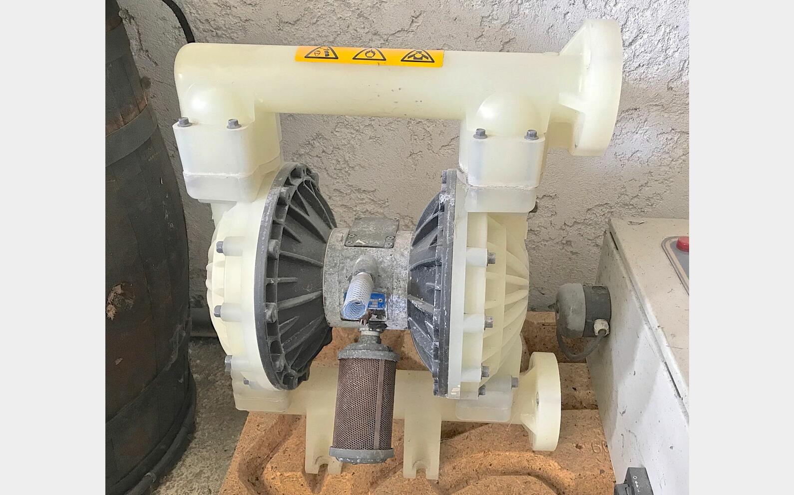 Pompe &agrave; membrane d&eacute;bit max 568 l/min Agroalimentaire