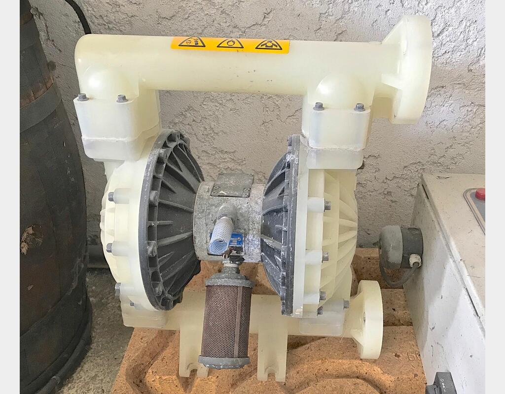 Pompe &agrave; membrane d&eacute;bit max 568 l/min Agroalimentaire
