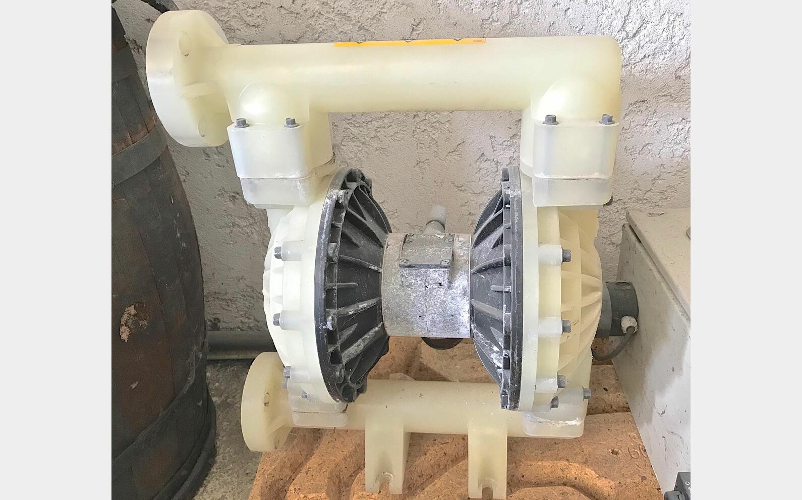 Pompe &agrave; membrane d&eacute;bit max 568 l/min Agroalimentaire