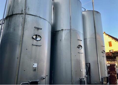 Stainless steel tank - Flat bottom - On invert