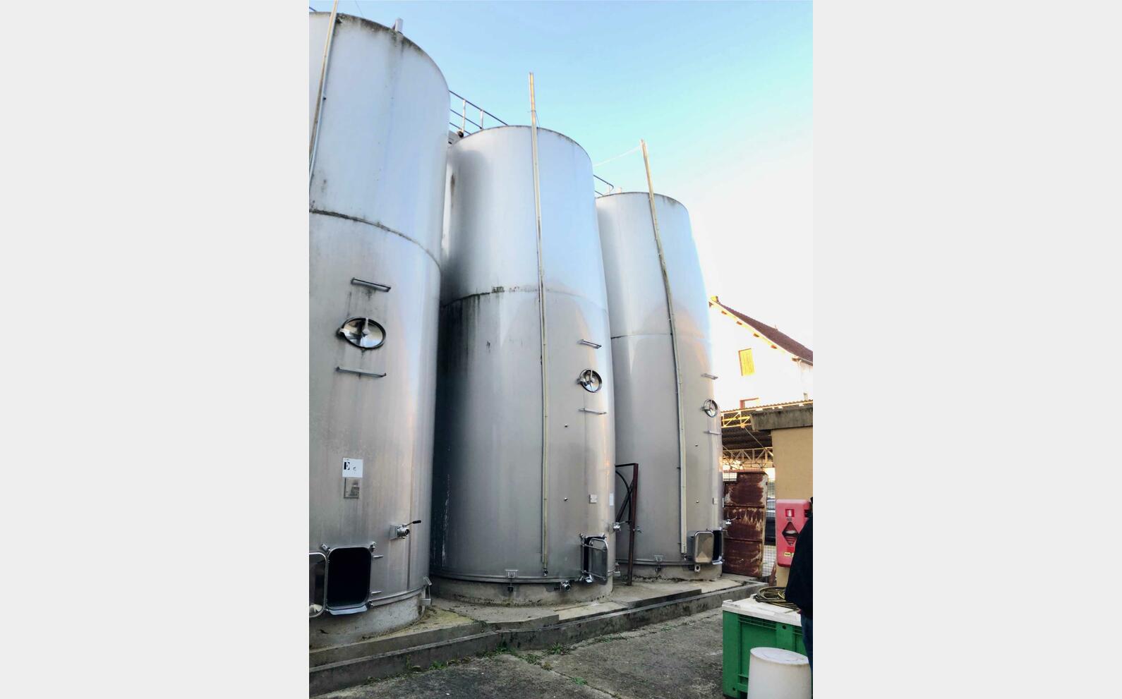 Cuve inox 304 fond inclin&eacute; &agrave; 2.5% 507 HL (50 700 litres) LEJEUNE