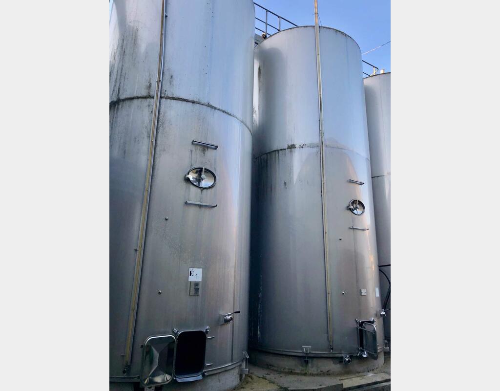 Stainless steel tank - Flat bottom - On invert