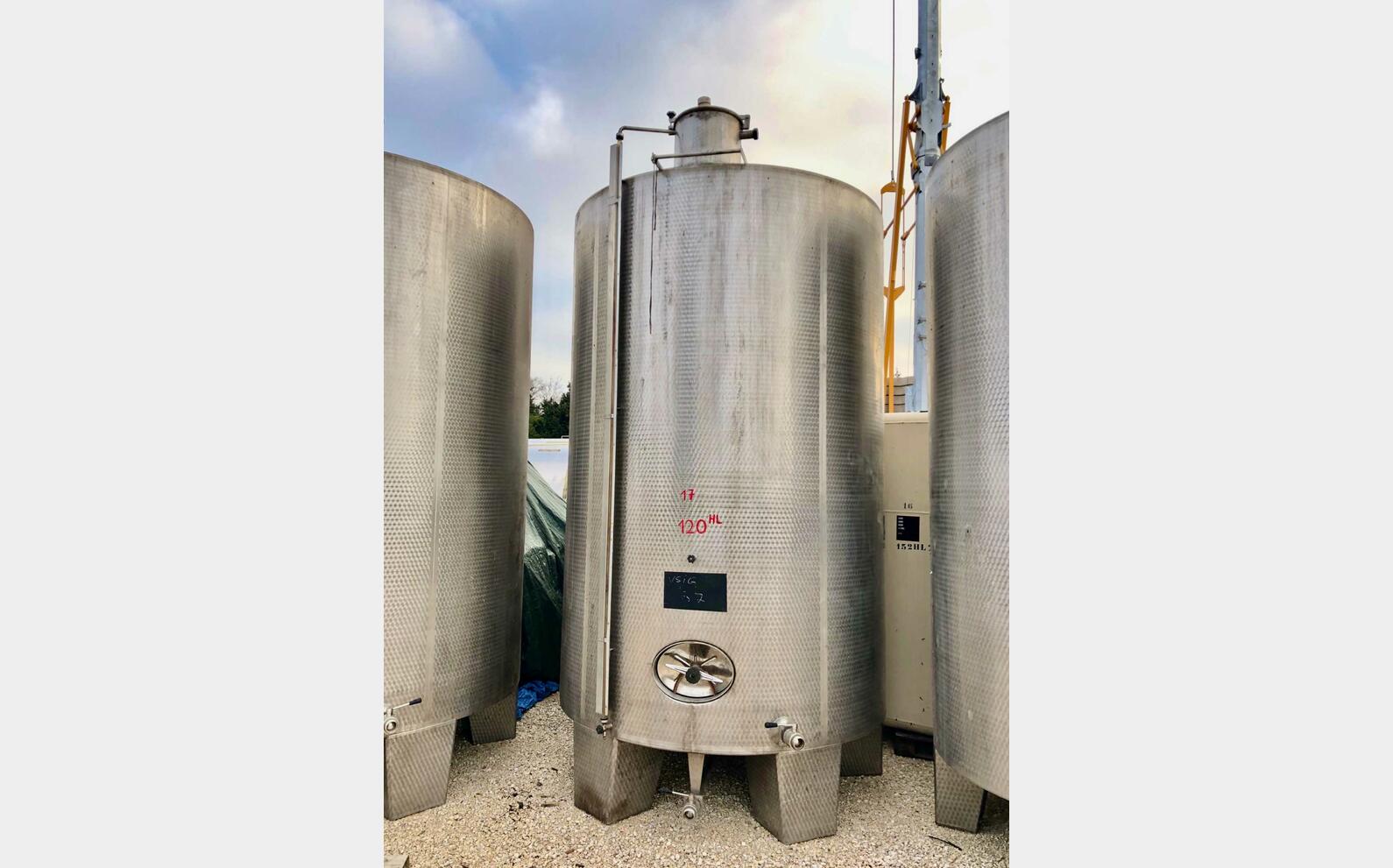 Stainless steel tank - Cylindrical 120 HL (12 000 litres)