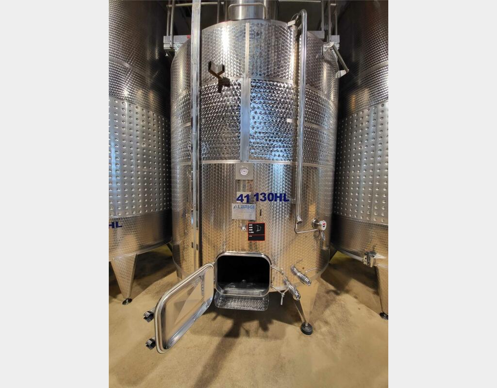 Cuve inox - Fond plat 130 HL (13 000 litres)