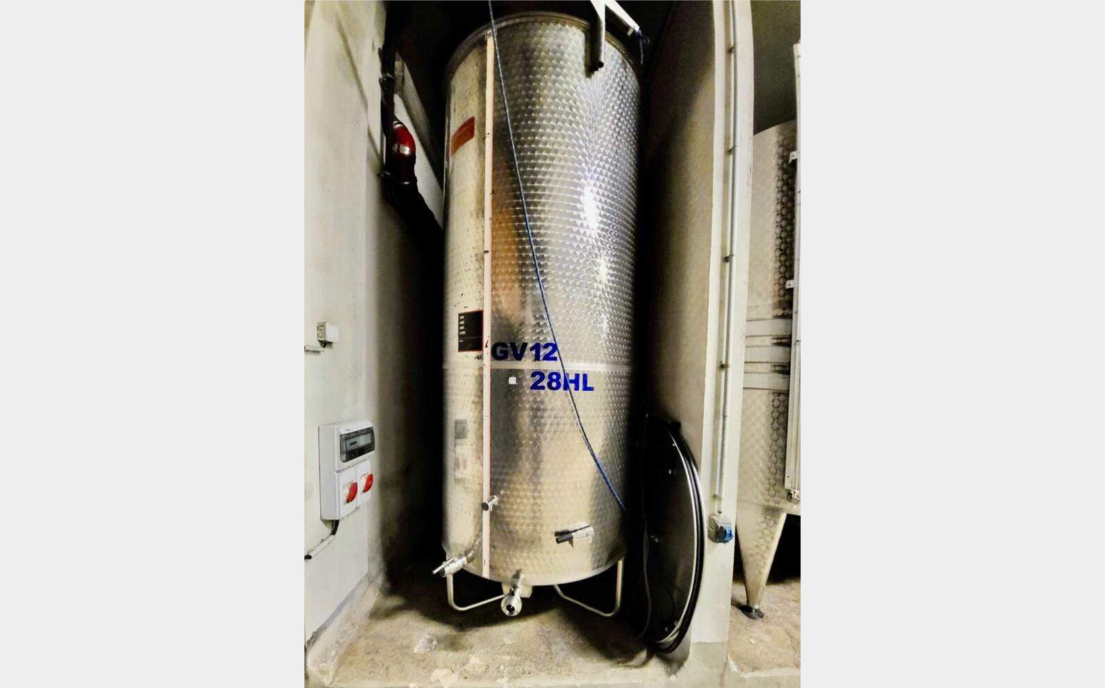 Cuve inox à chapeau flottant - Fond plat - Sur pieds
