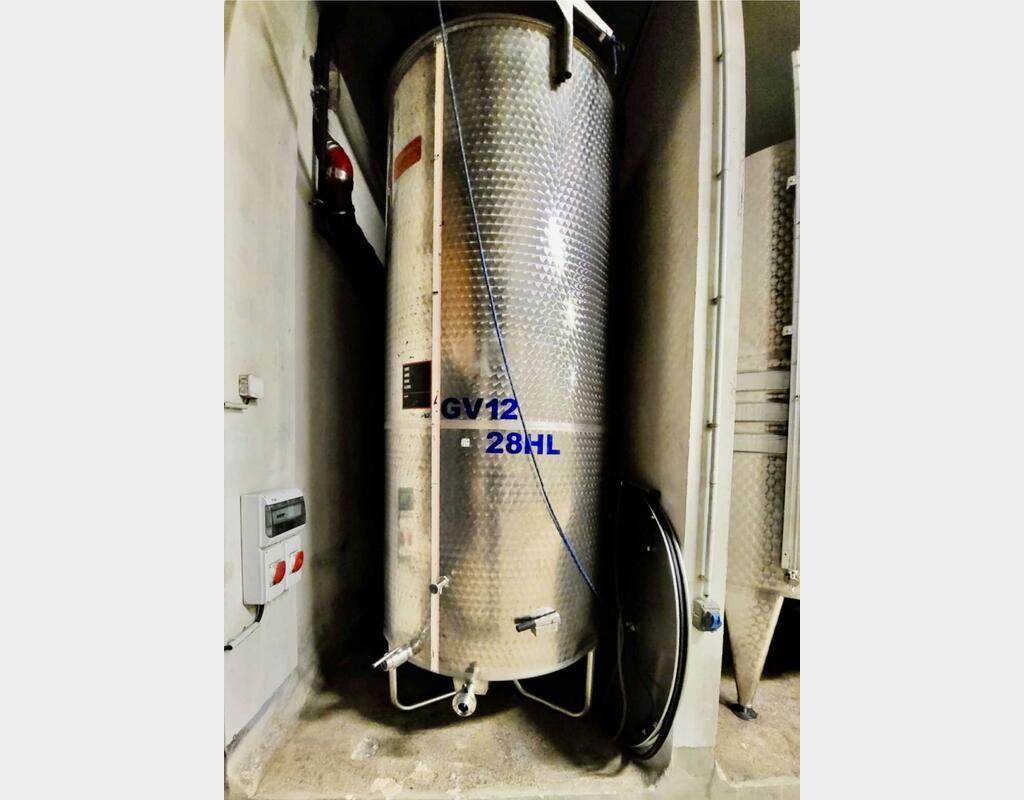 Cuve inox à chapeau flottant - Fond plat - Sur pieds
