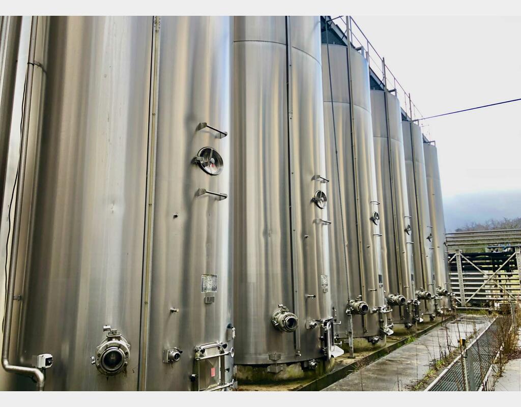 304 stainless steel tank - Storage / fermentation - Flat bottom inclined on invert