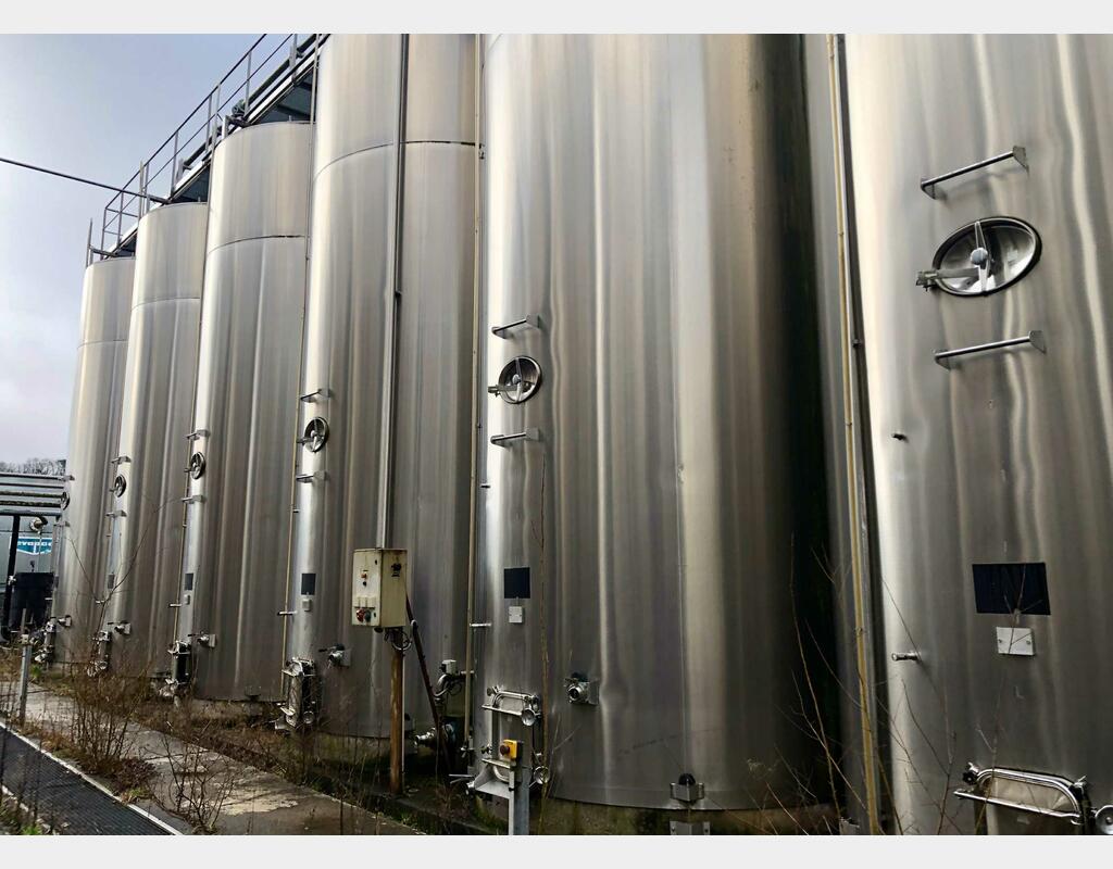 304L stainless steel tank - Storage / fermentation - Flat bottom inclined on invert