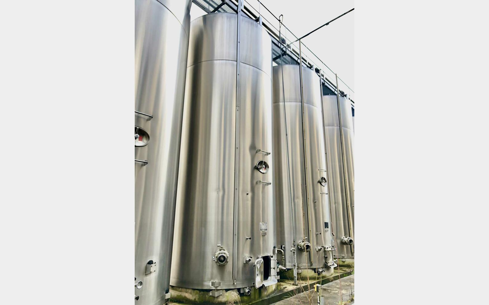 Cuve inox 304L fond inclin&eacute; &agrave; 2.5% 507 HL (50 700 litres) CTIA