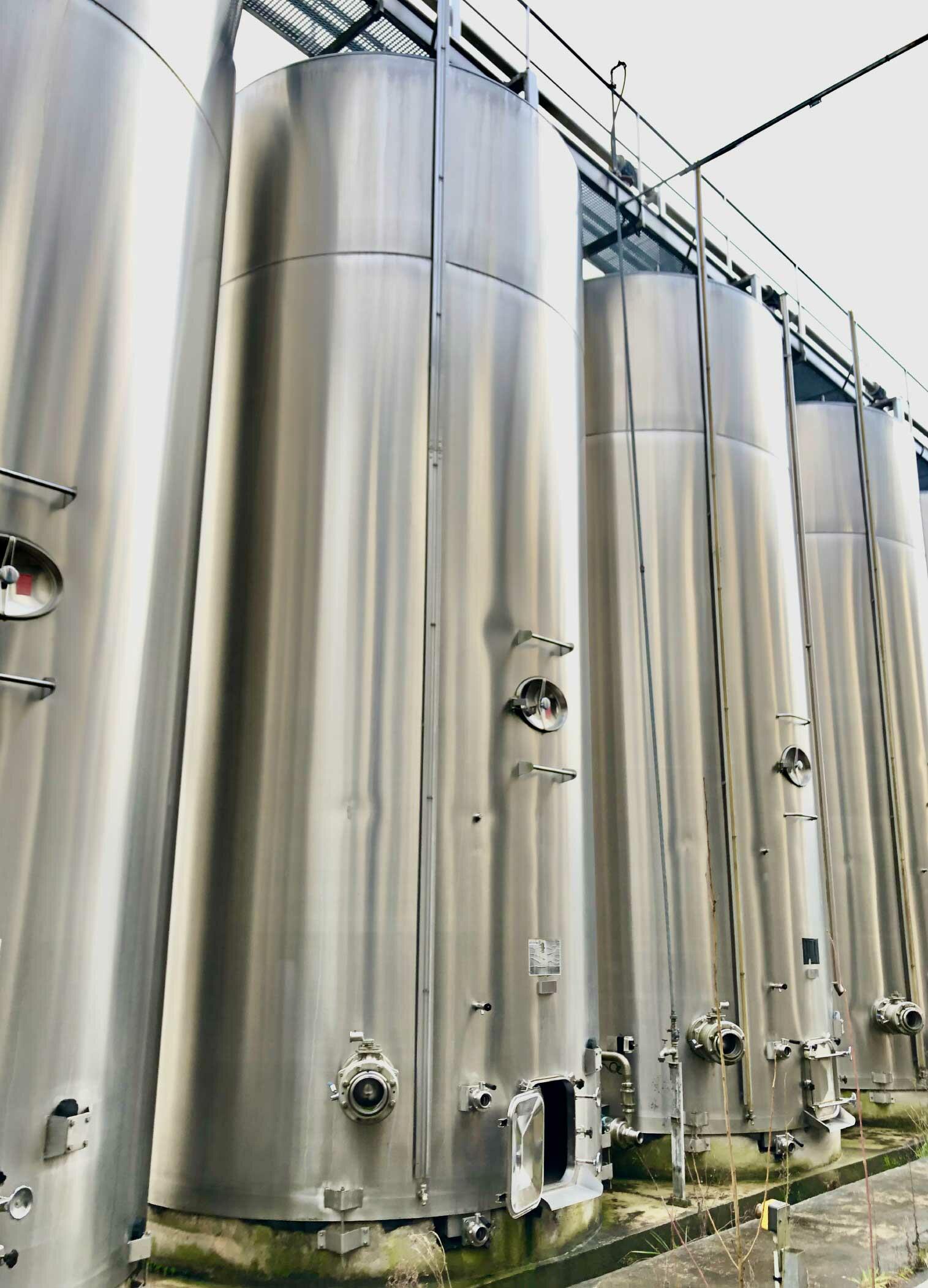304 stainless steel tank - Storage / fermentation - Flat bottom inclined on invert