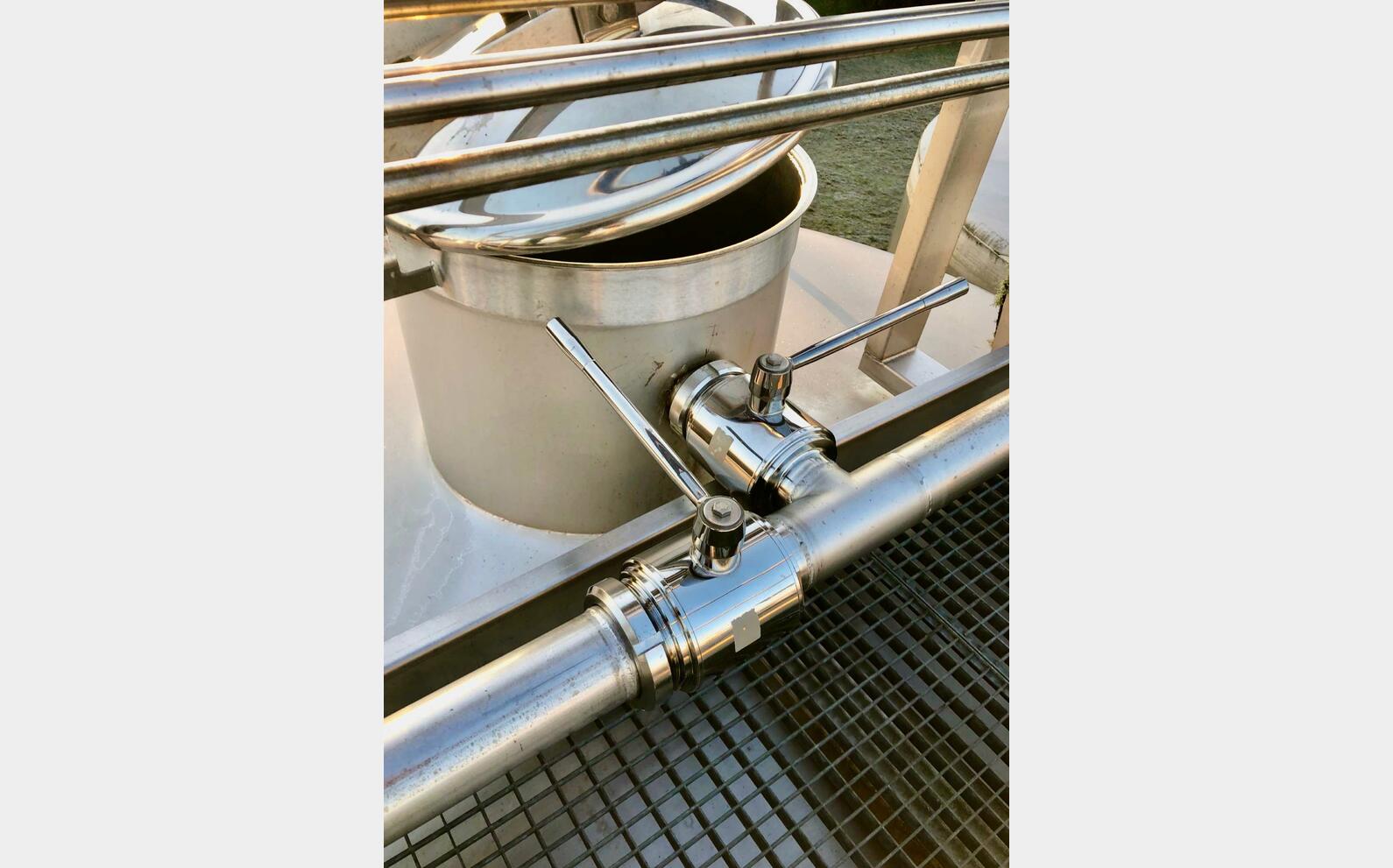 Cuve inox 304L fond inclin&eacute; &agrave; 2.5% 507 HL (50 700 litres) CTIA