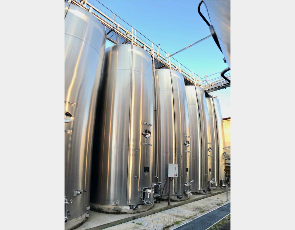 304L stainless steel tank - Storage / fermentation - Flat bottom inclined on invert