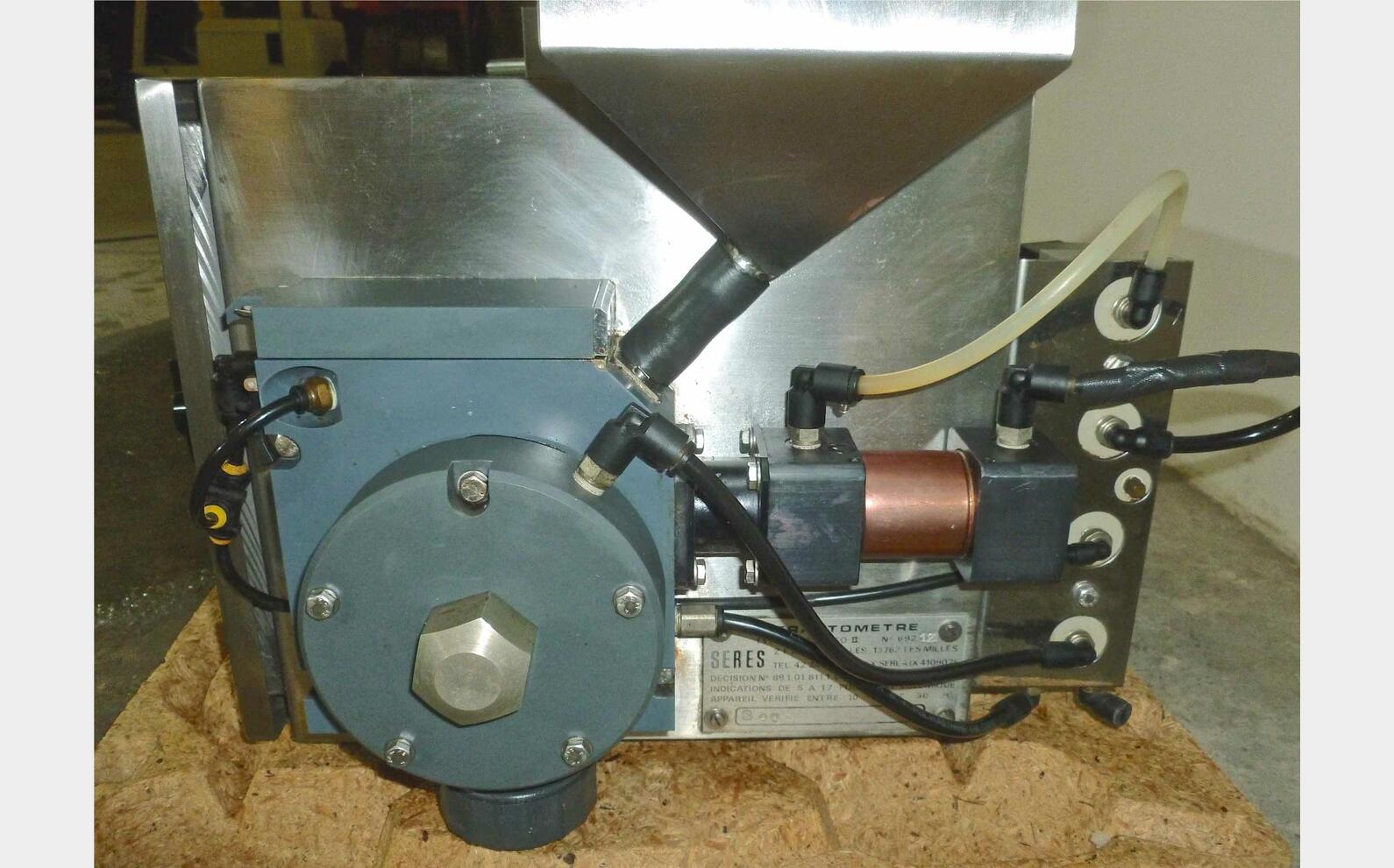 R&eacute;fractom&egrave;tre SERES Type : REFRACTO II