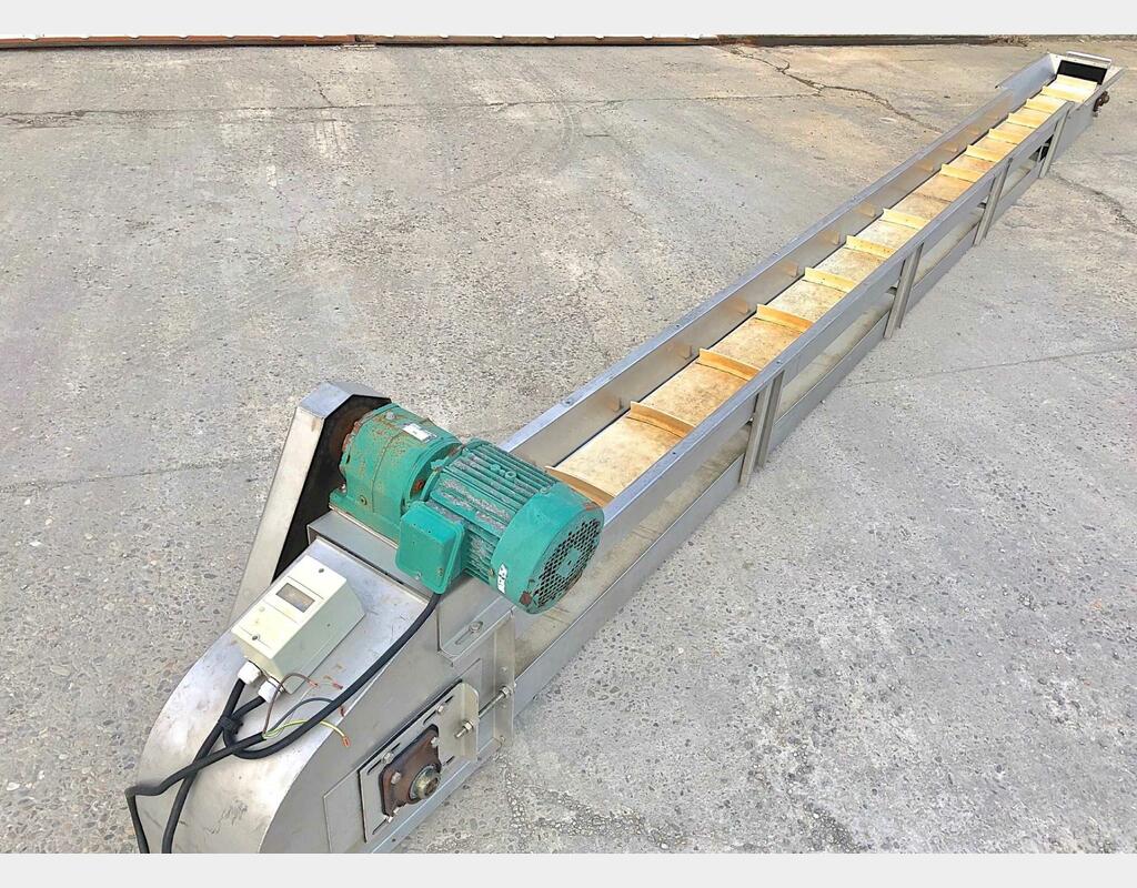 Tapis elevateur à tasseaux 6m