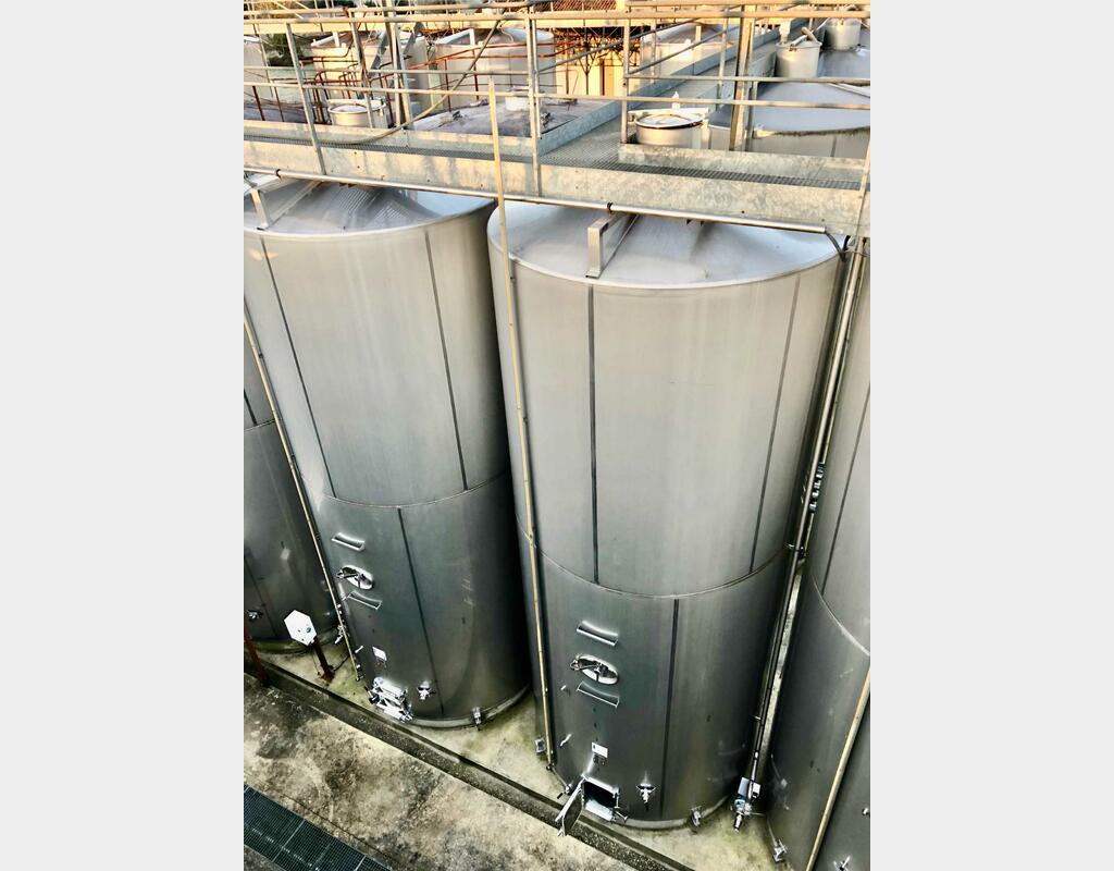 304L stainless steel tank - Storage / fermentation - Flat bottom inclined on invert