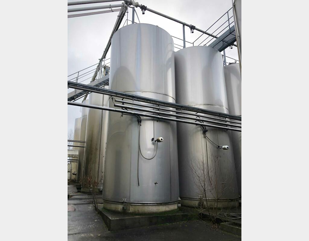 304L stainless steel tank - Storage / fermentation - Flat bottom inclined on invert