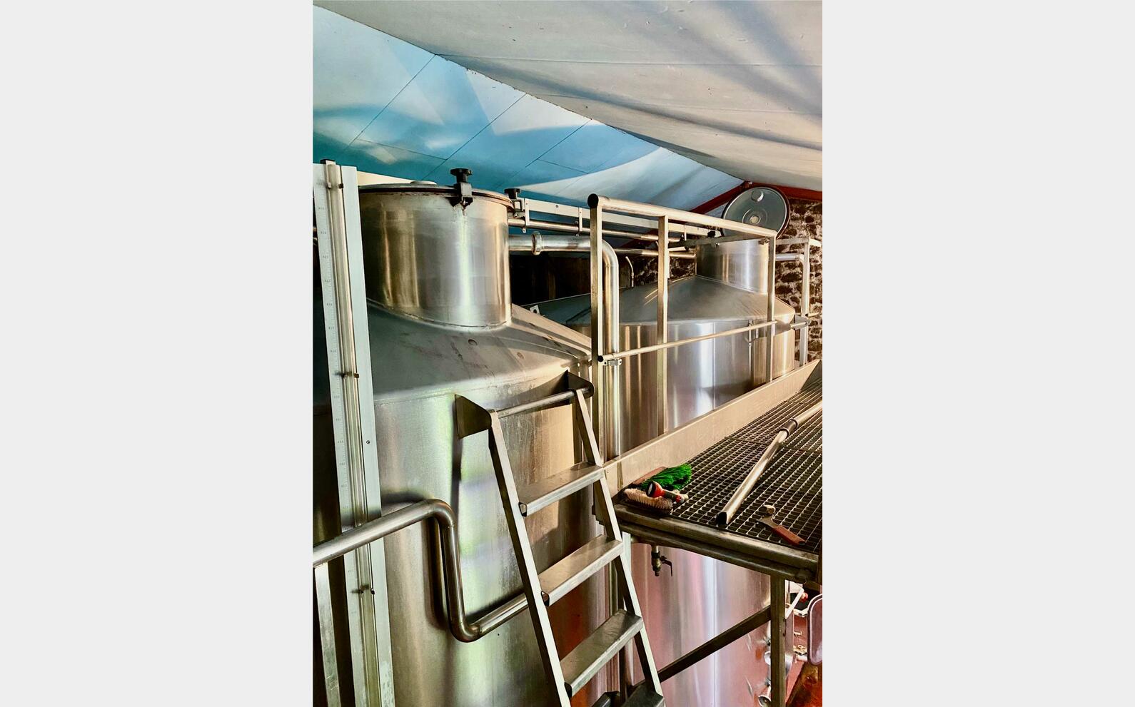 Stainless steel tank - On feet 165 HL (16 500 litres) CHALVIGNAC