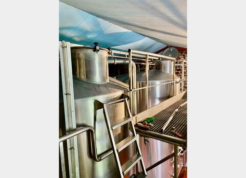 Stainless steel tank - On feet 165 HL (16 500 litres) CHALVIGNAC