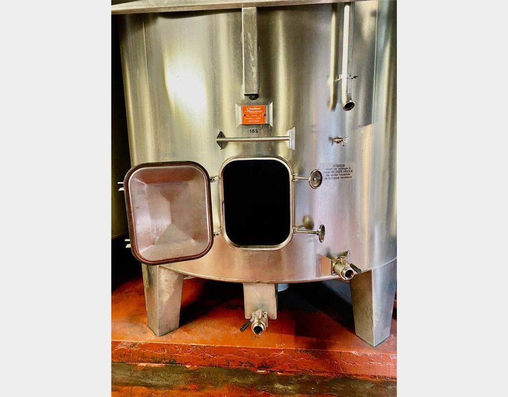 Stainless steel tank - On feet 165 HL (16 500 litres) CHALVIGNAC