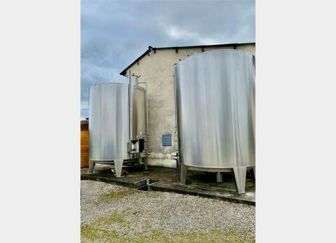 Stainless steel cylindrical tank - Vertical on legs