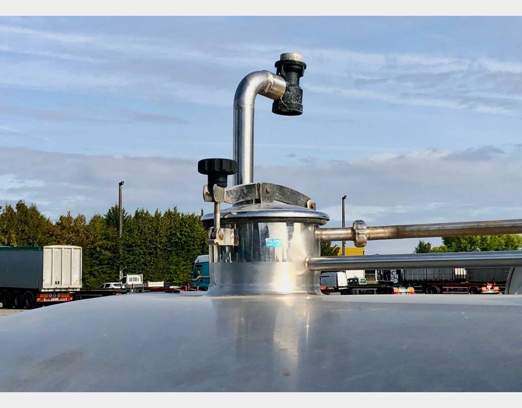 Stainless steel cylindrical tank - Milk tank
