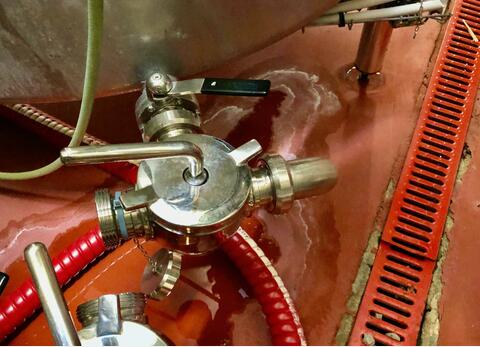  304 ss tank - Hot/cold coil 65 HL (6,500 litres)