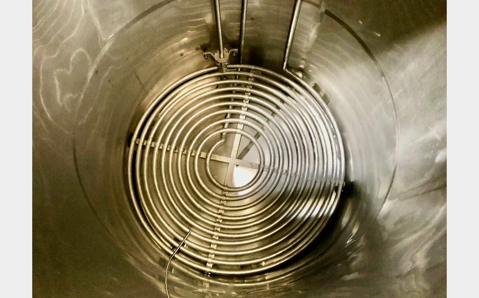  304 ss tank - Hot/cold coil 65 HL (6,500 litres)
