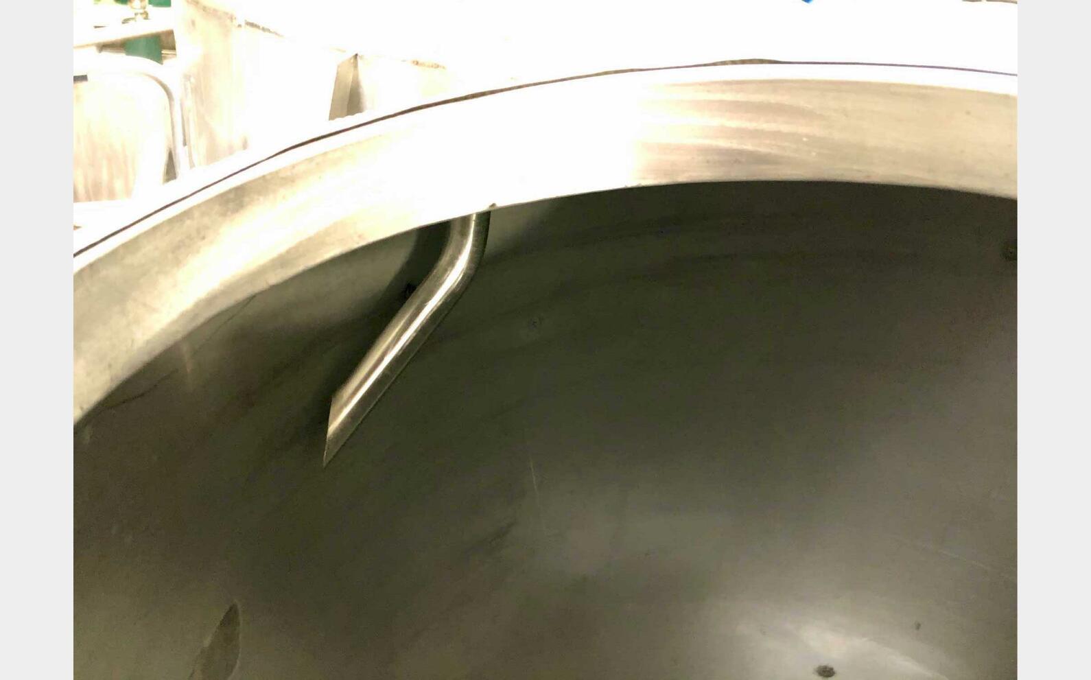 Cuve inox 304 - Serpentin chaud/froid 65 HL (6 500 litres)