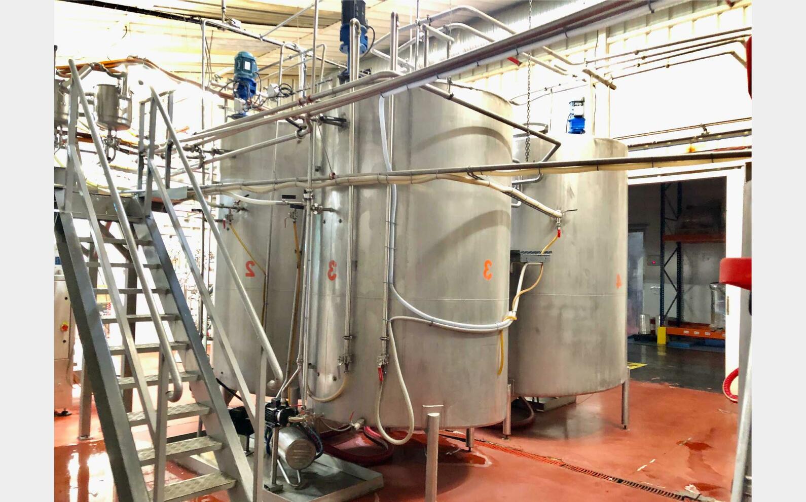  304 ss tank - Hot/cold coil 65 HL (6,500 litres)