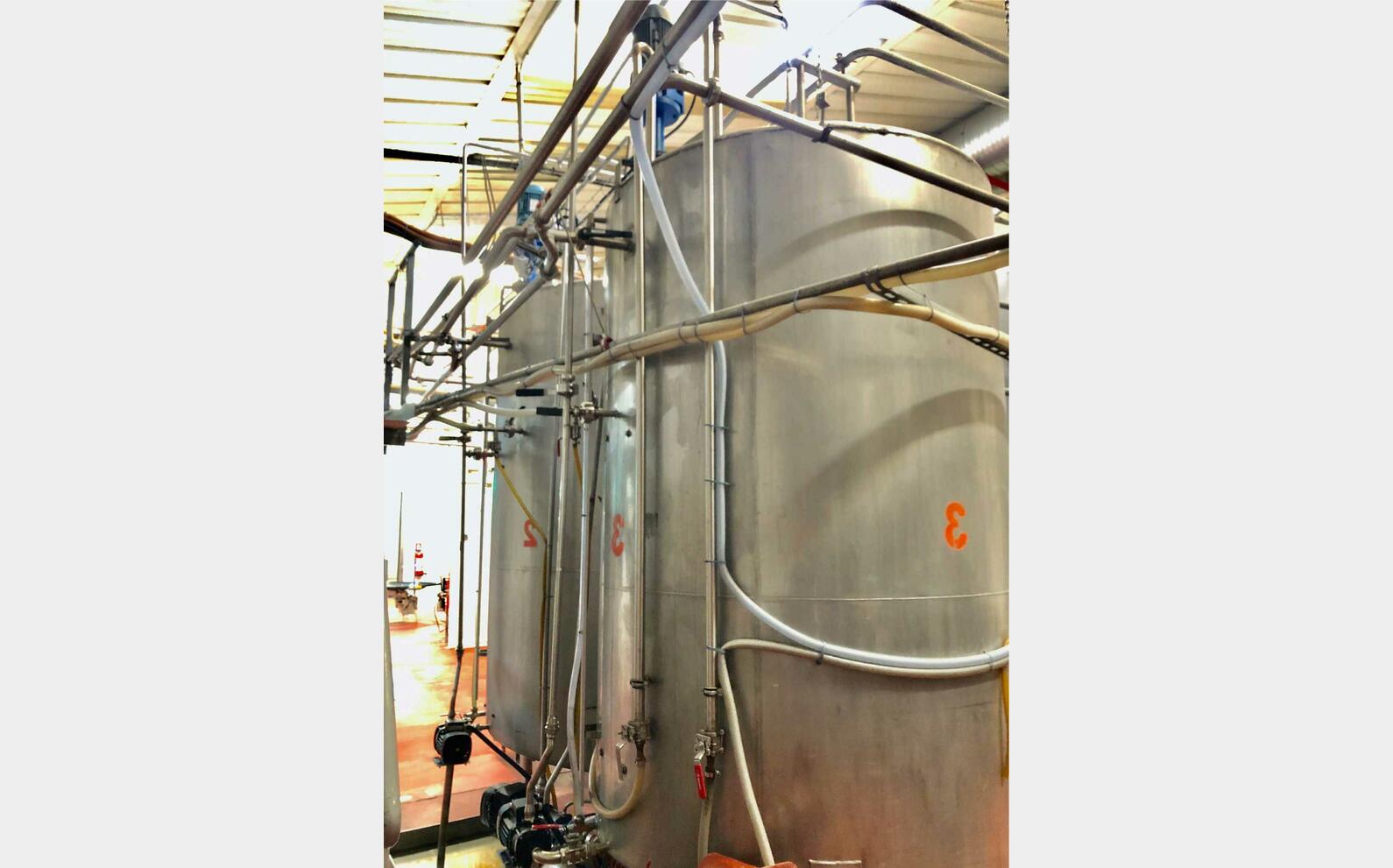  304 ss tank - Hot/cold coil 65 HL (6,500 litres)