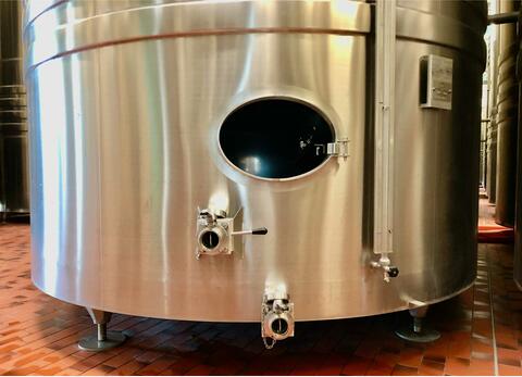 Stainless steel tank 316L - Flat sloping bottom - On feet - Vinification - 03/23-81