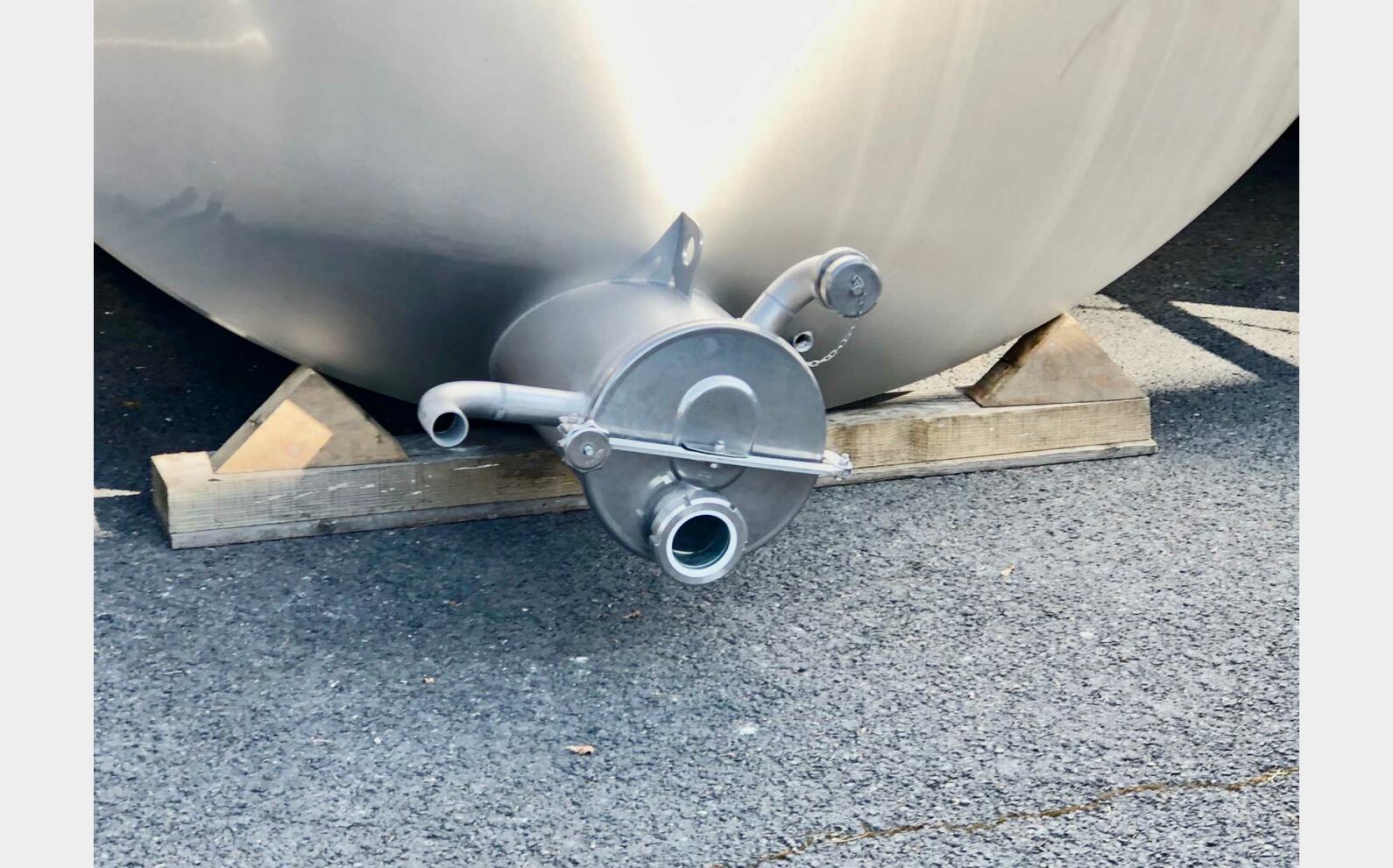 Stainless steel tank 316L - 03/23-81 377.50 HL (37750 litres) PIERRE GUERIN