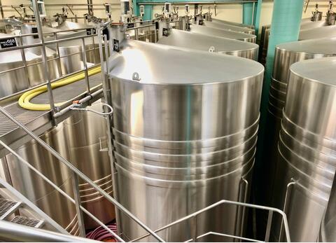 Stainless steel tank 316L - Flat sloping bottom - On feet - Vinification - 03/23-81