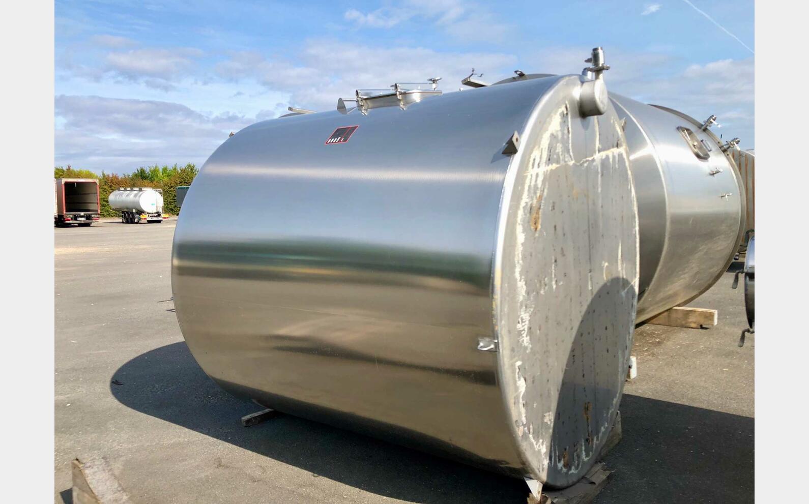 Stainless steel tank - Cement base 120 HL (12 000 litres) DABRIGEON