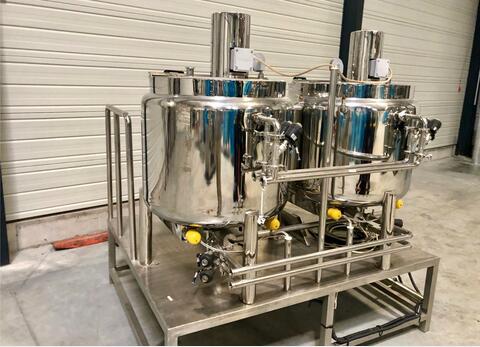 Stainless steel tank - Mixing with emulsifier