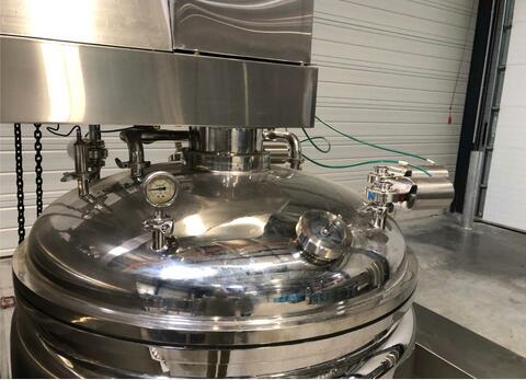 Stainless steel tank - Mixing with emulsifier