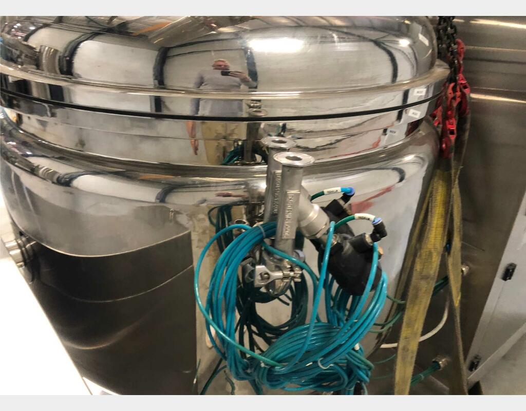 Stainless steel tank - Mixing with emulsifier
