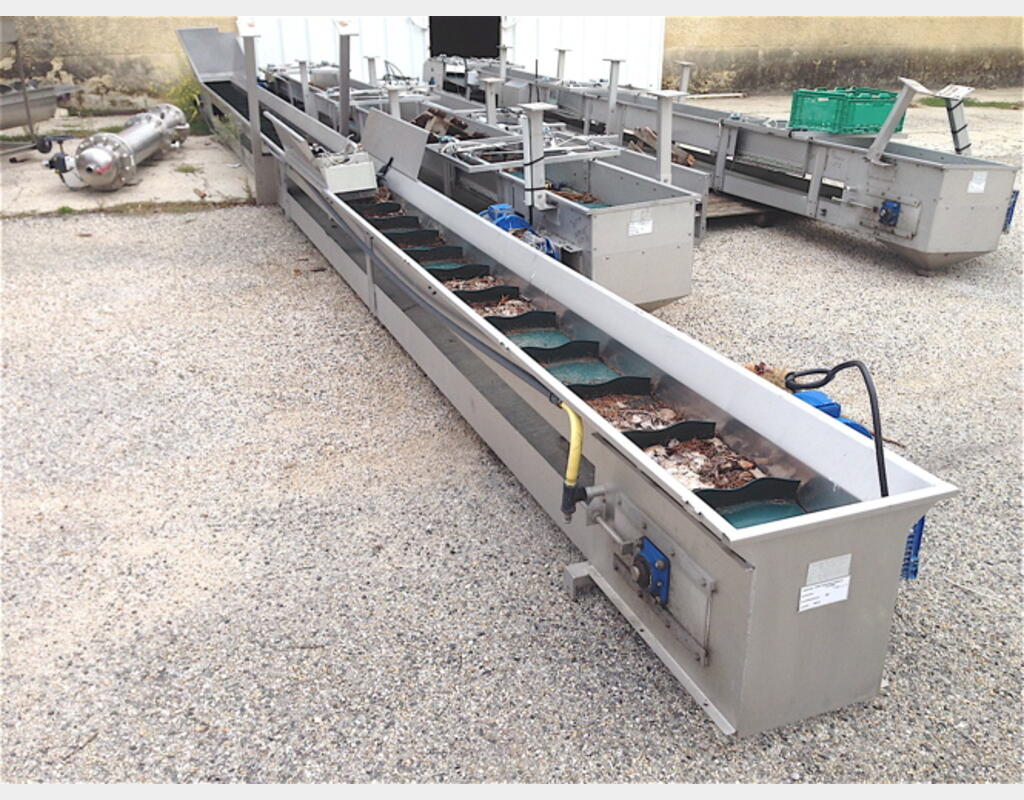 Tapis Transfert de vendange Type : BO 350/10700 Ann&eacute;e : 1993