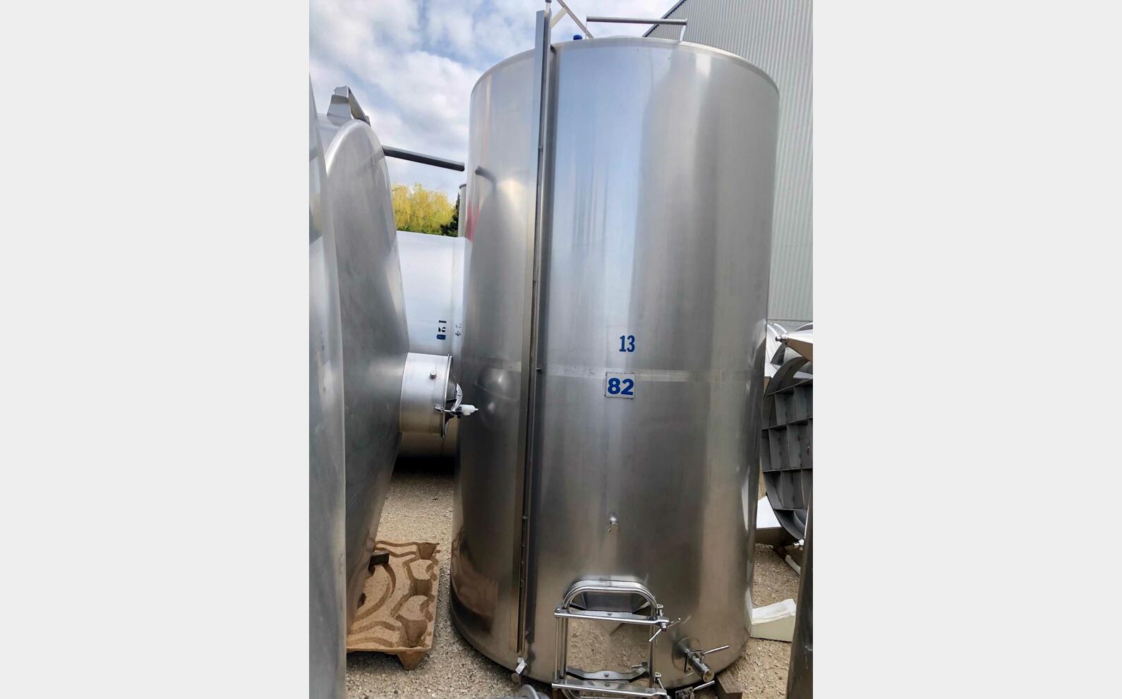 Cuve inox - Fond plat 82 HL (8 200 litres)
