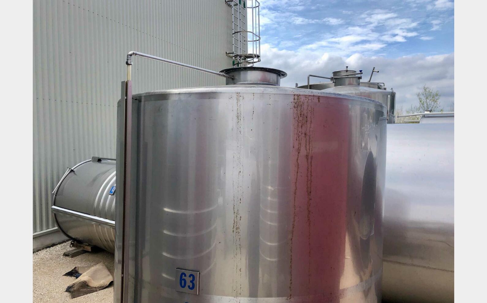 Stainless steel tank - Flat bottom 63 HL (6 300 liters)