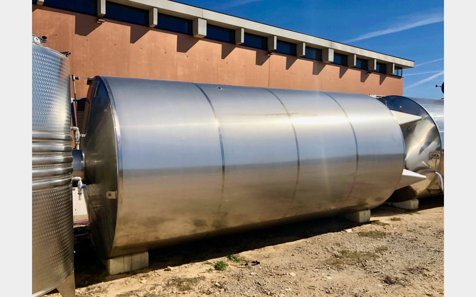 Stainless steel tank - On feet 250 HL (25 000 litres) FRACCHIOLLA