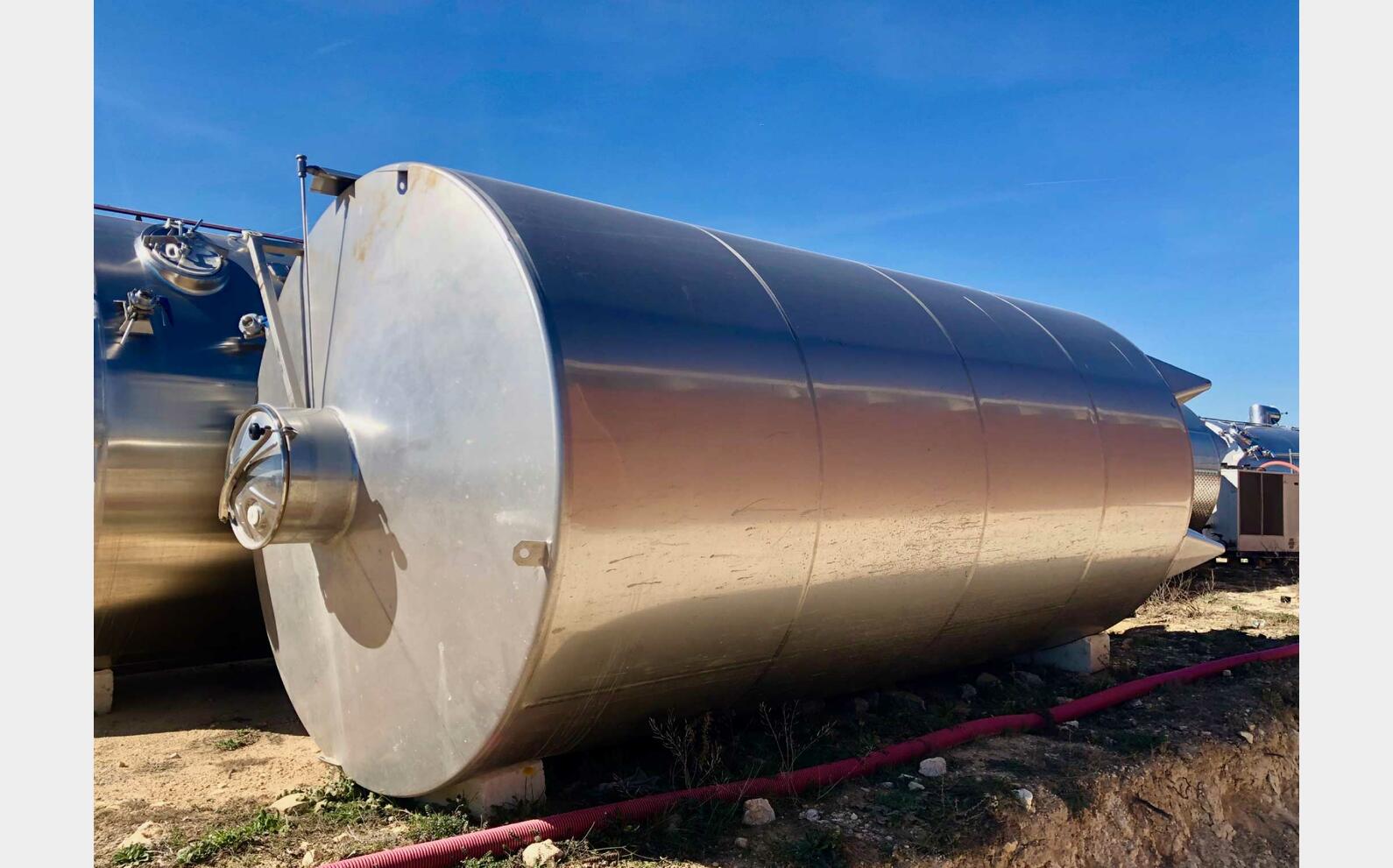 Stainless steel tank - On feet 250 HL (25 000 litres) FRACCHIOLLA