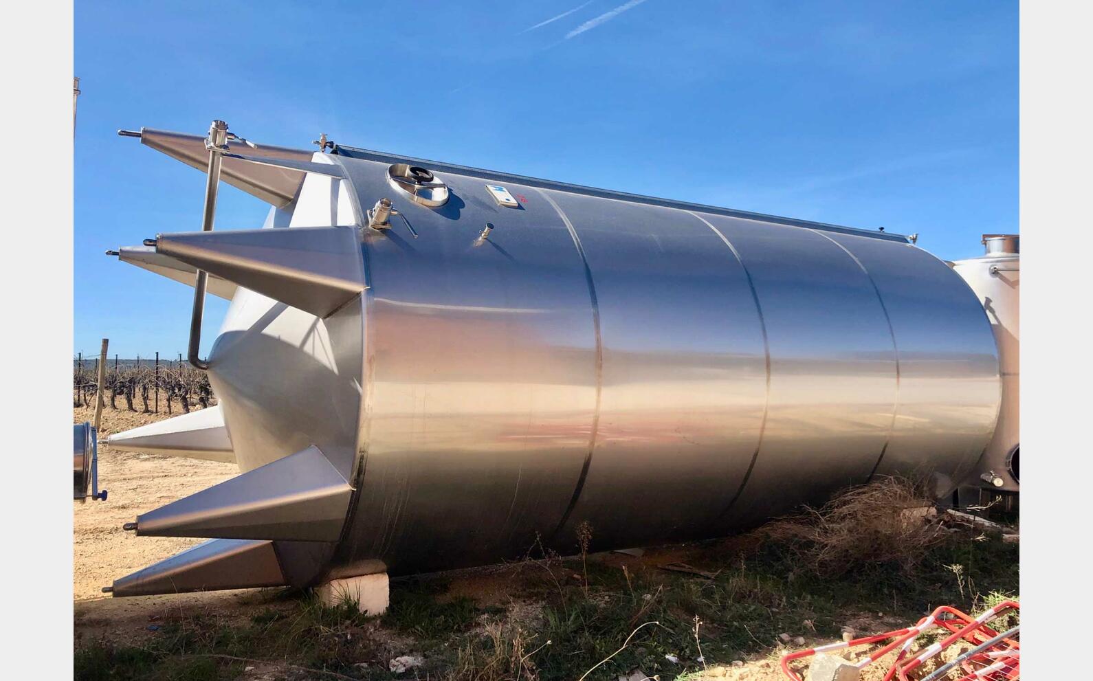 Stainless steel tank - On feet 250 HL (25 000 litres) FRACCHIOLLA