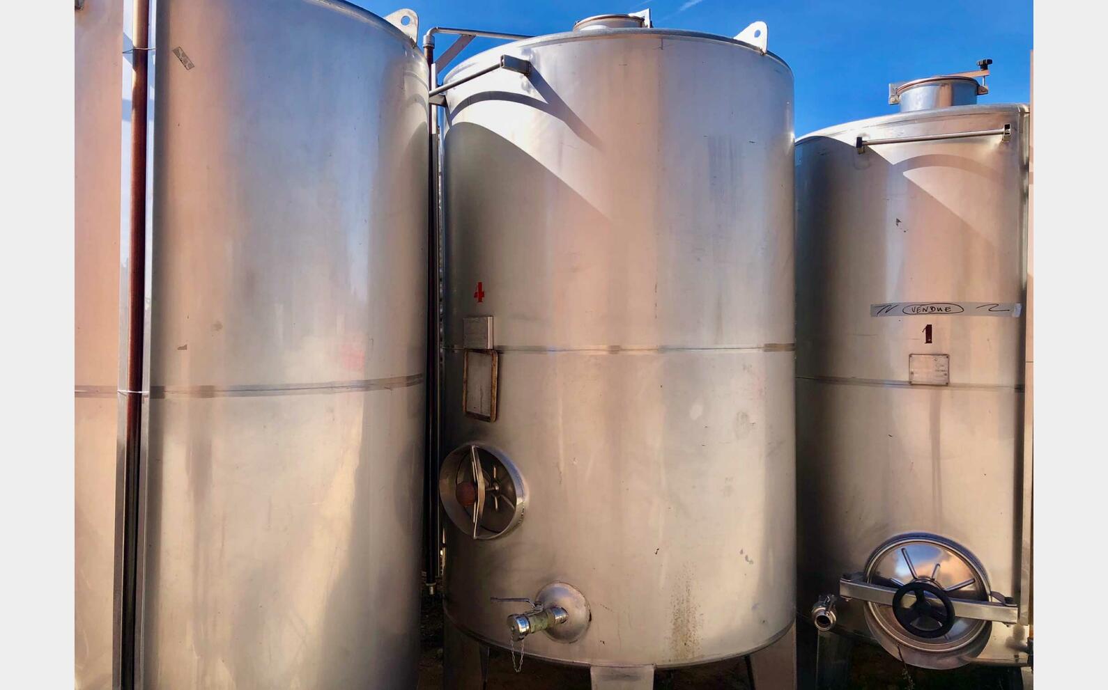 Stainless steel tank - On feet 30 HL (3 000 litres)