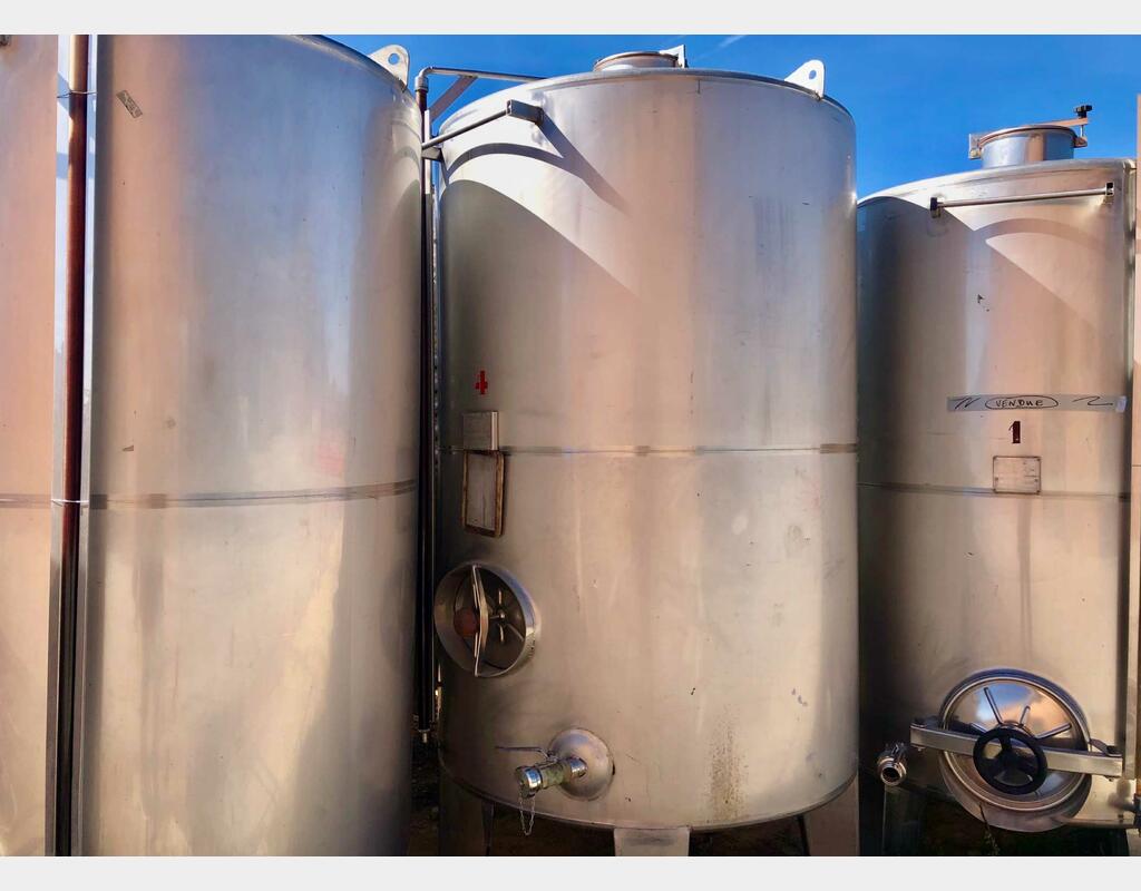 Stainless steel tank - On feet 30 HL (3 000 litres)